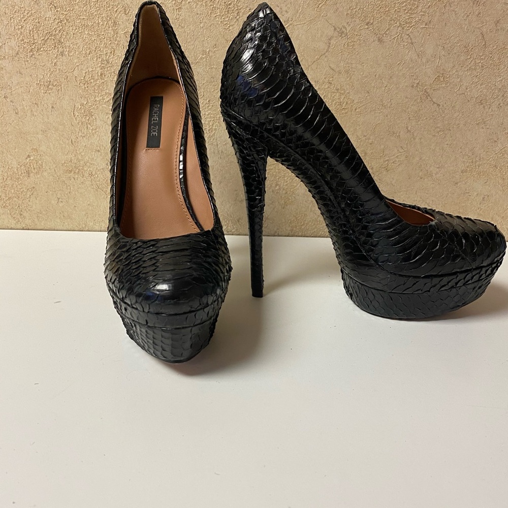 Rachel Zoe black pumps